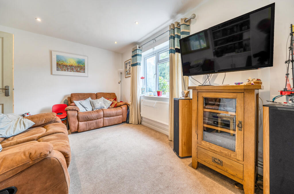 House in Hart, Fleet - View 4