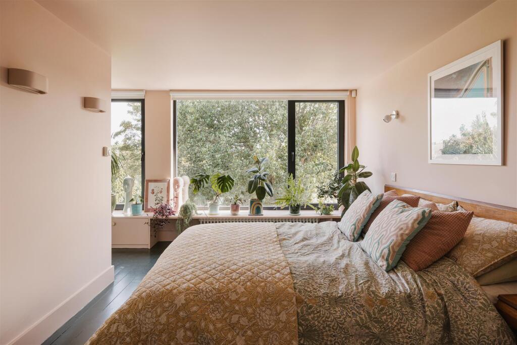 House in London - View 5