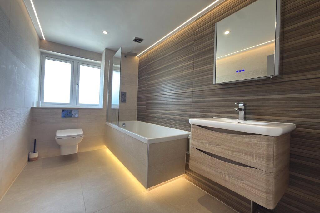 House in Elmbridge, Cobham - View 5