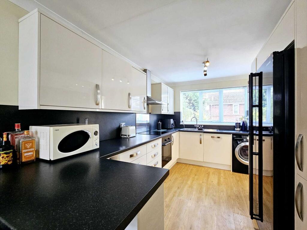 Shelton Avenue, East Ayton, Scarborough, North Yorkshire photo 4