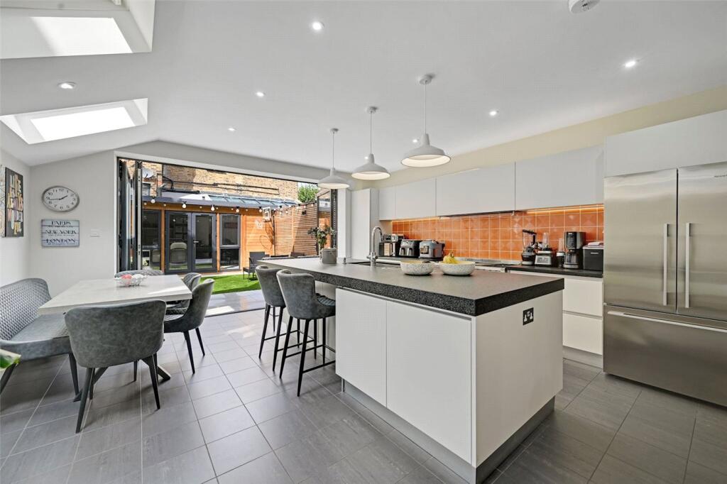House in London - View 4