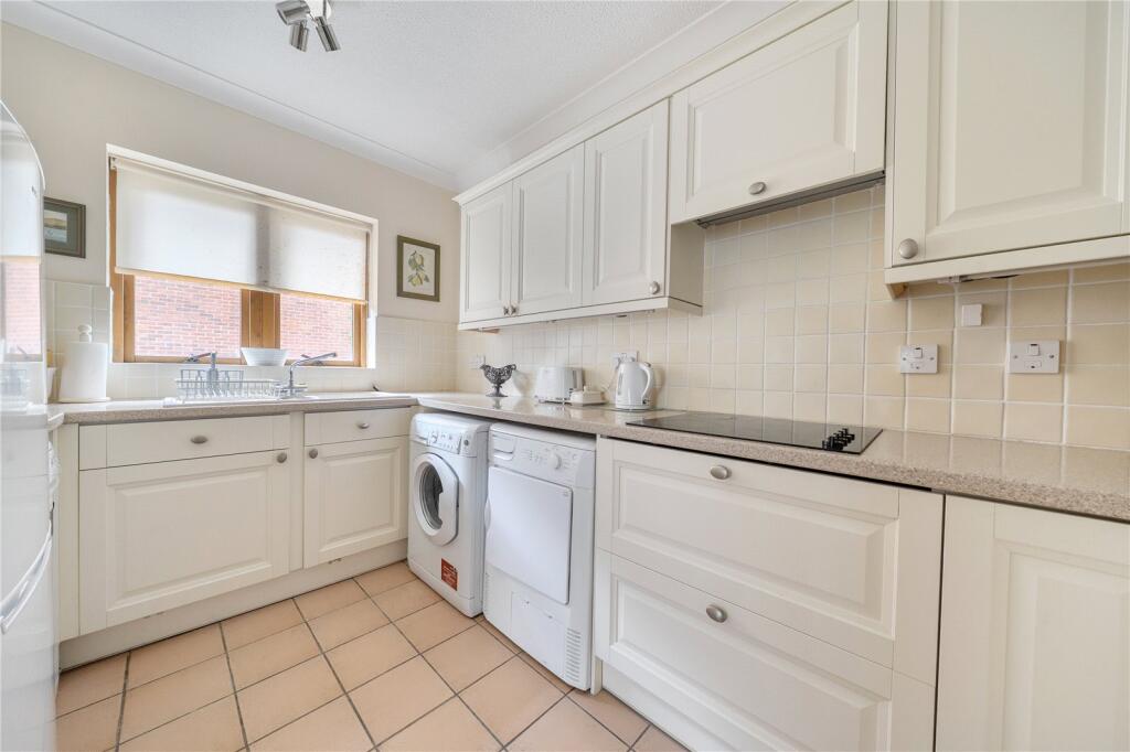 House in Hart, Hartley Wintney - View 3