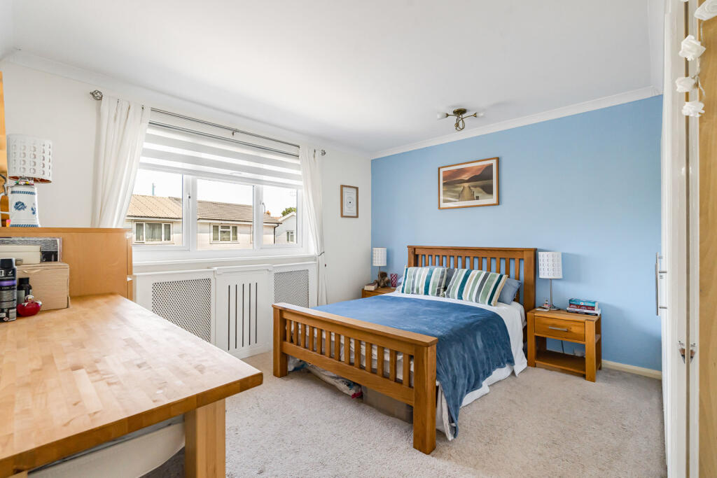 House in Sunbury-on-Thames, Kempton Park - View 4