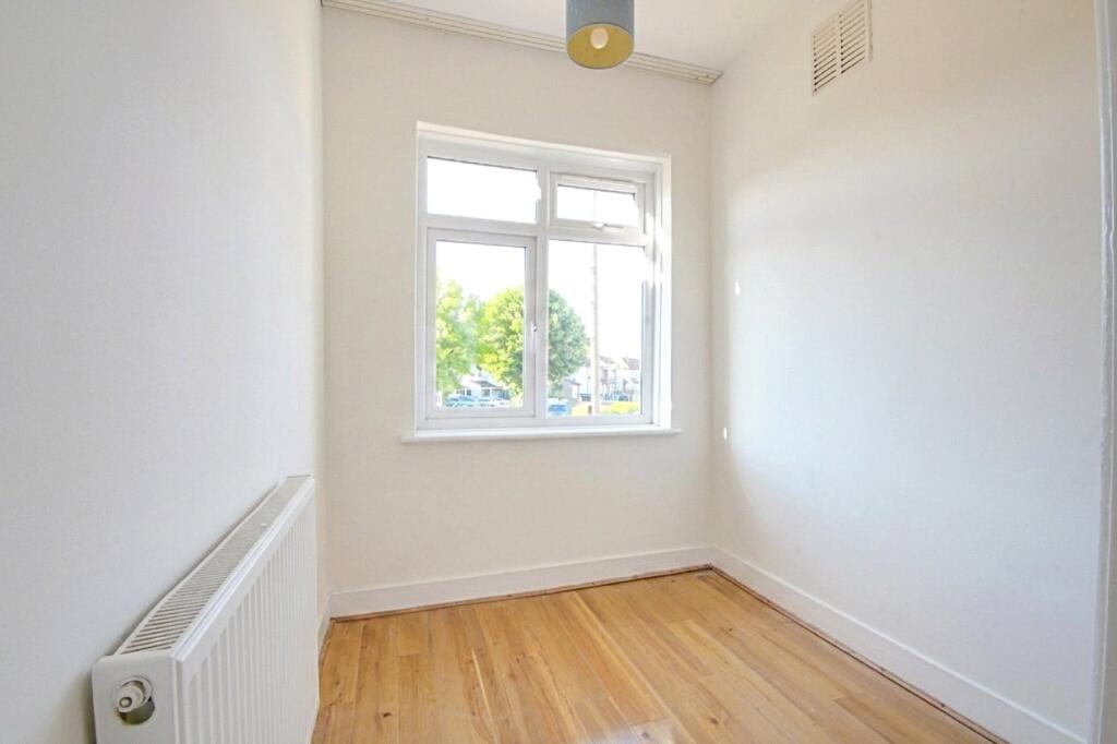 House in Enfield - More