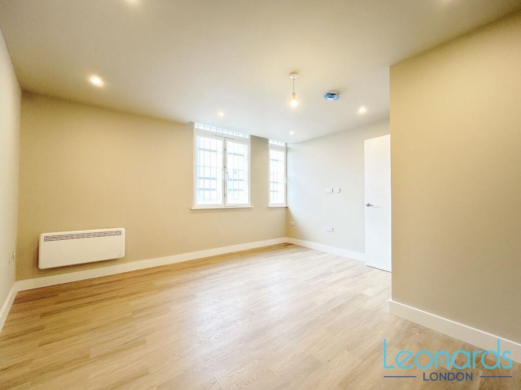 Apartment in Croydon - View 4