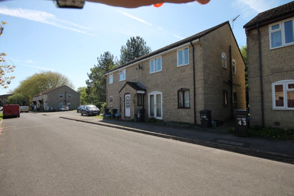 Main image of property: 42 Cavalier Way, Wincanton, Somerset, BA9 9ED