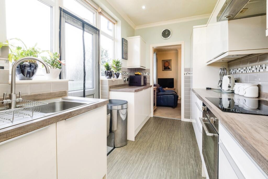 Apartment in Woodford Green, South Woodford - View 4