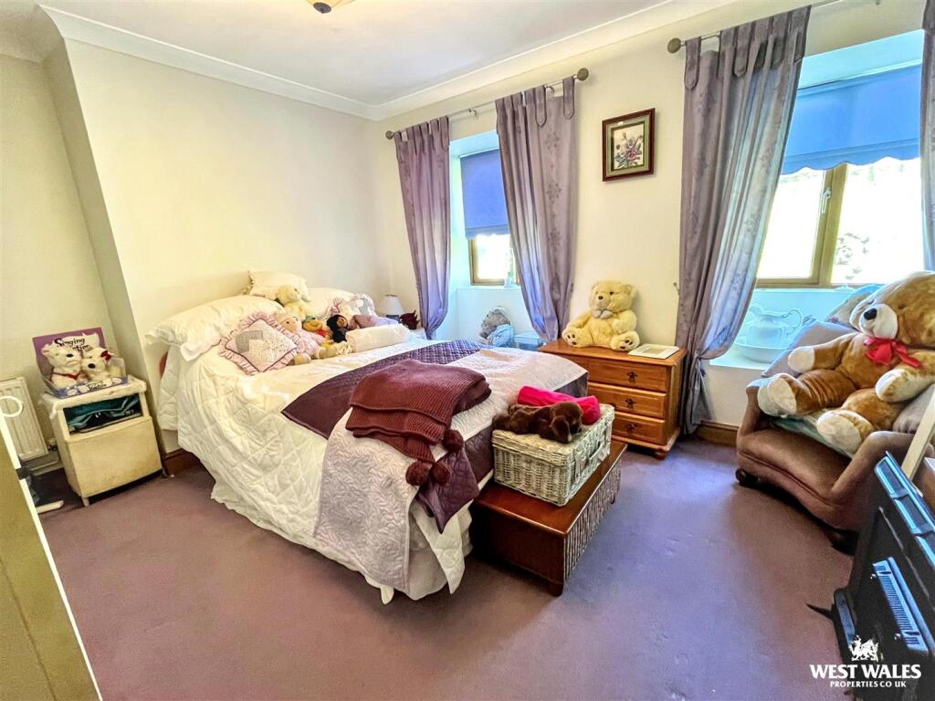 House in Swansea, St. Ishmael - View 4