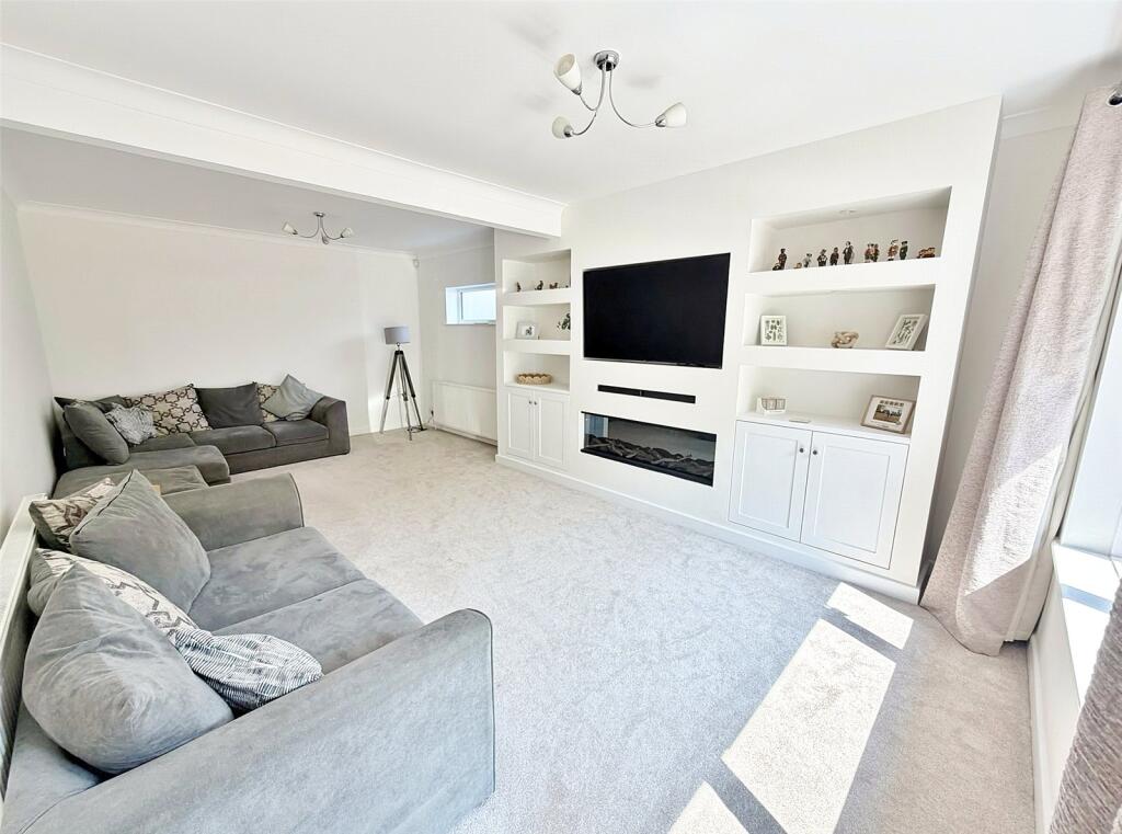 House in Verwood, Dorset - View 3