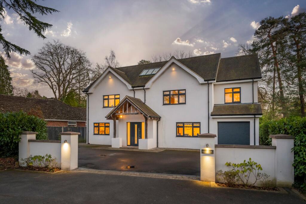 Main image of property: Horseshoe Lane, Ash Vale, GU12