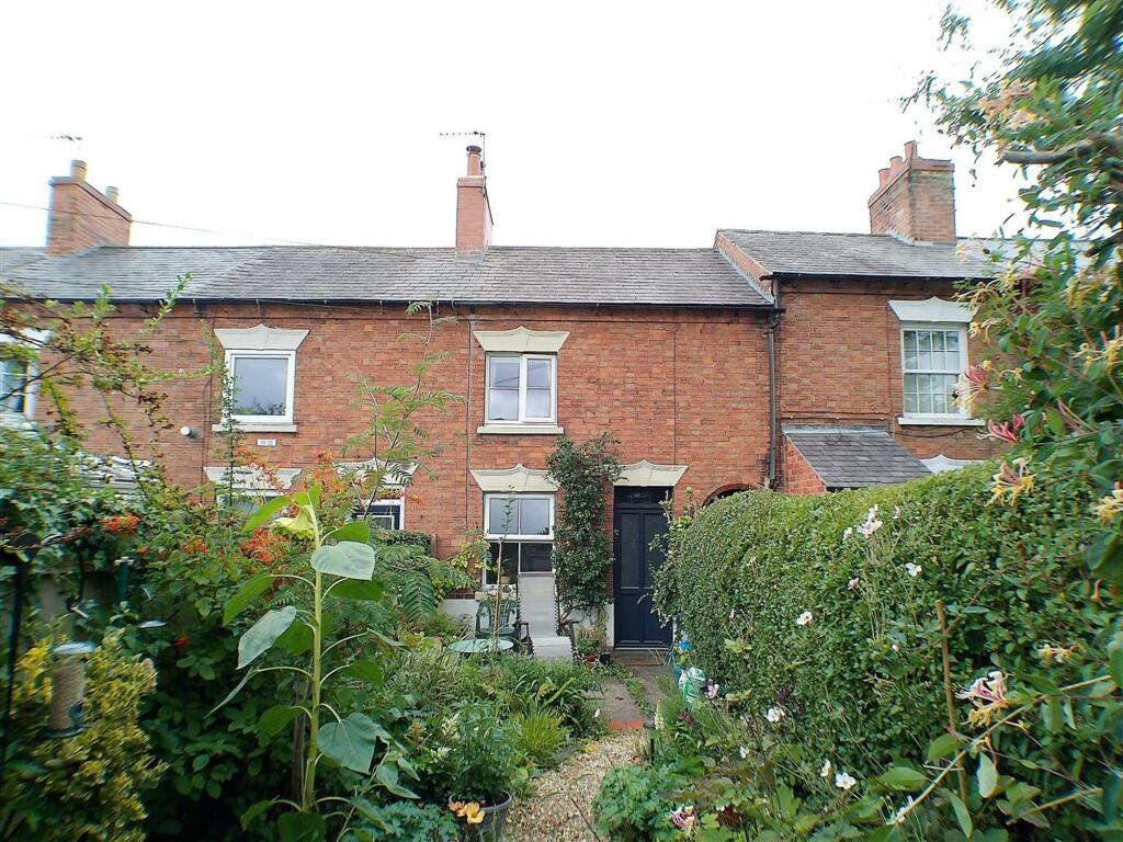 2-bed terraced on Station Terrace, Radcliffe-On-Trent, NG12, £199,950