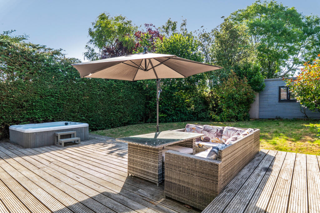 House in Reigate and Banstead, Banstead
