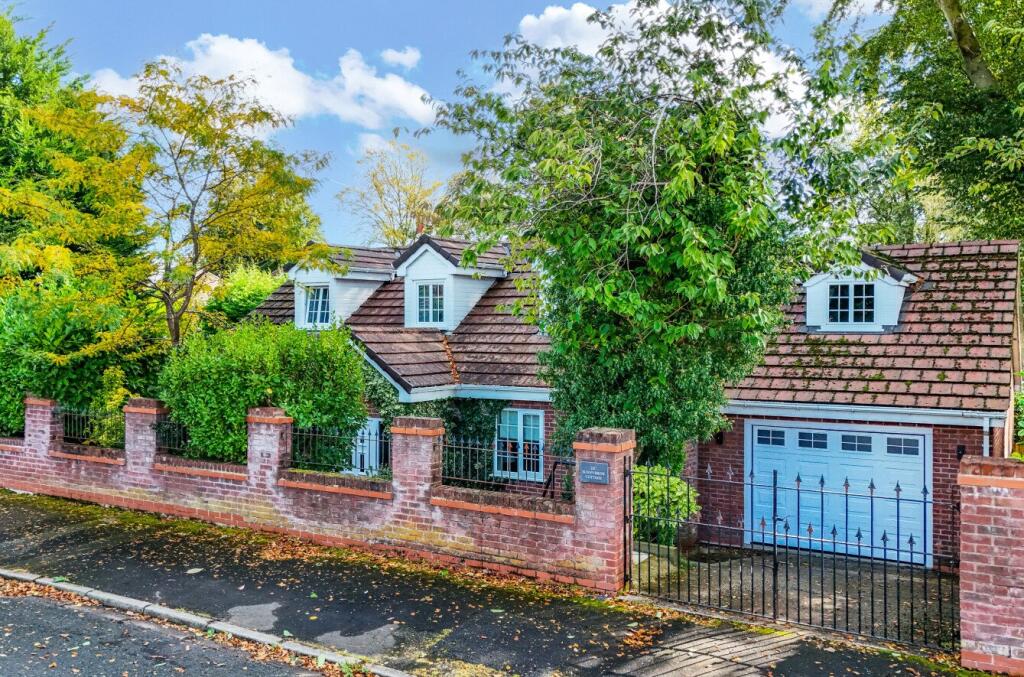 3-bed detached on Sunny Brow Road, Archer Park, Middleton, Manchester, M24, £565,000