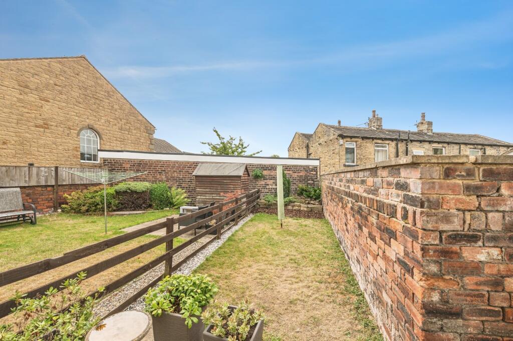 House in Kirklees, Scholes - View 4