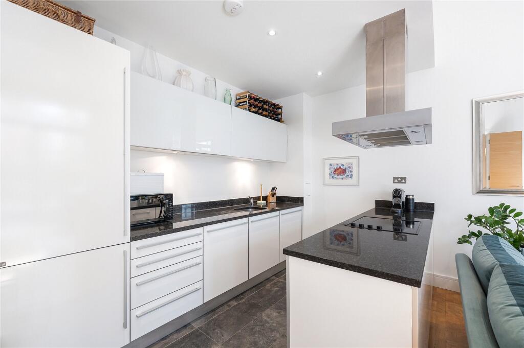 Apartment in London - More