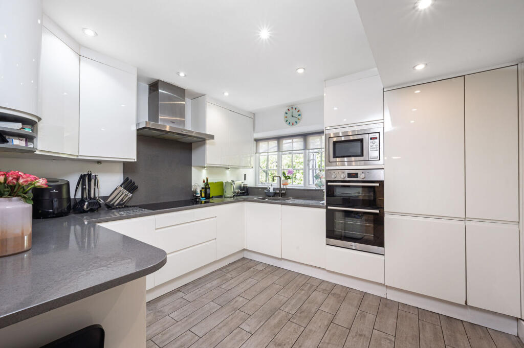 House in London, Hampstead Garden Suburb - View 4