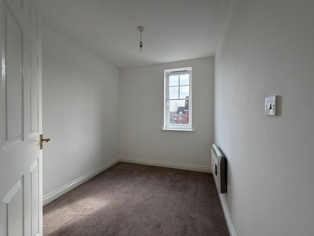 Apartment in Reading - View 4