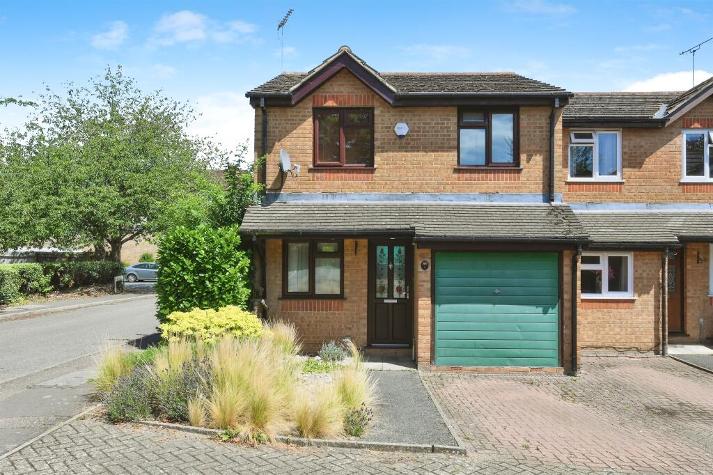 Main image of property: Parrotts Field, Hoddesdon