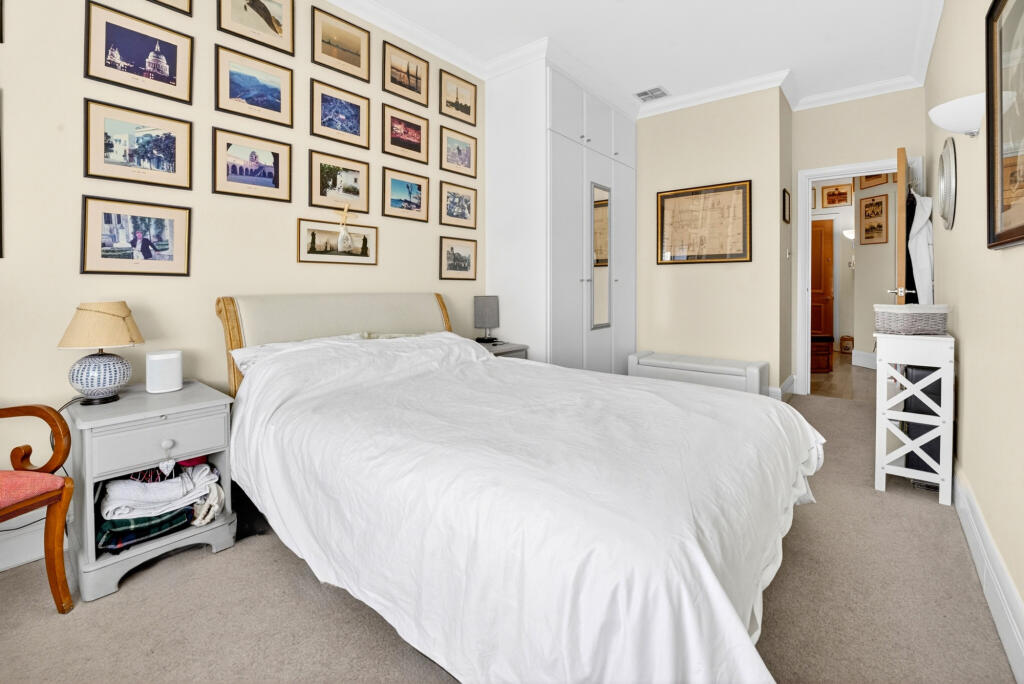 Whitehouse Apartments, 9 Belvedere Road, London, SE1 - View 5