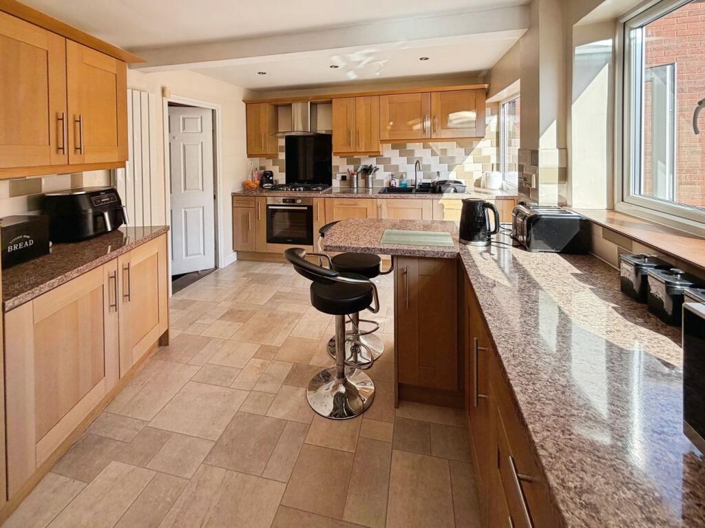 House in Sandwell, West Midlands - View 6