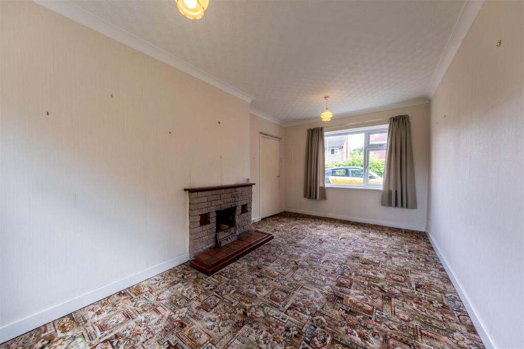Valley Lane, Cuddington photo 4