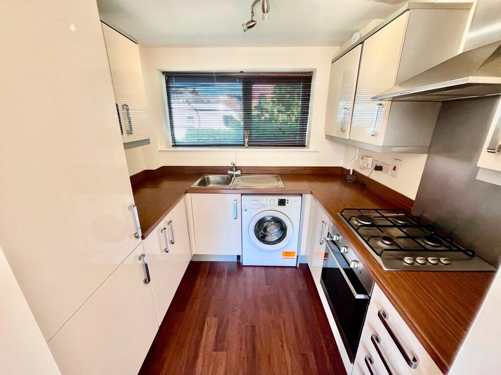 House in Newport Pagnell, Tickford End - View 5