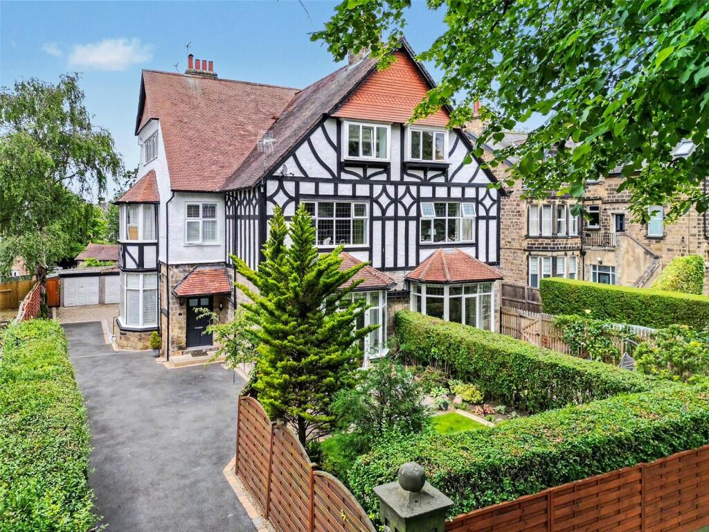 Main image of property: Flat 1, Langcliffe Avenue, Harrogate, North Yorkshire