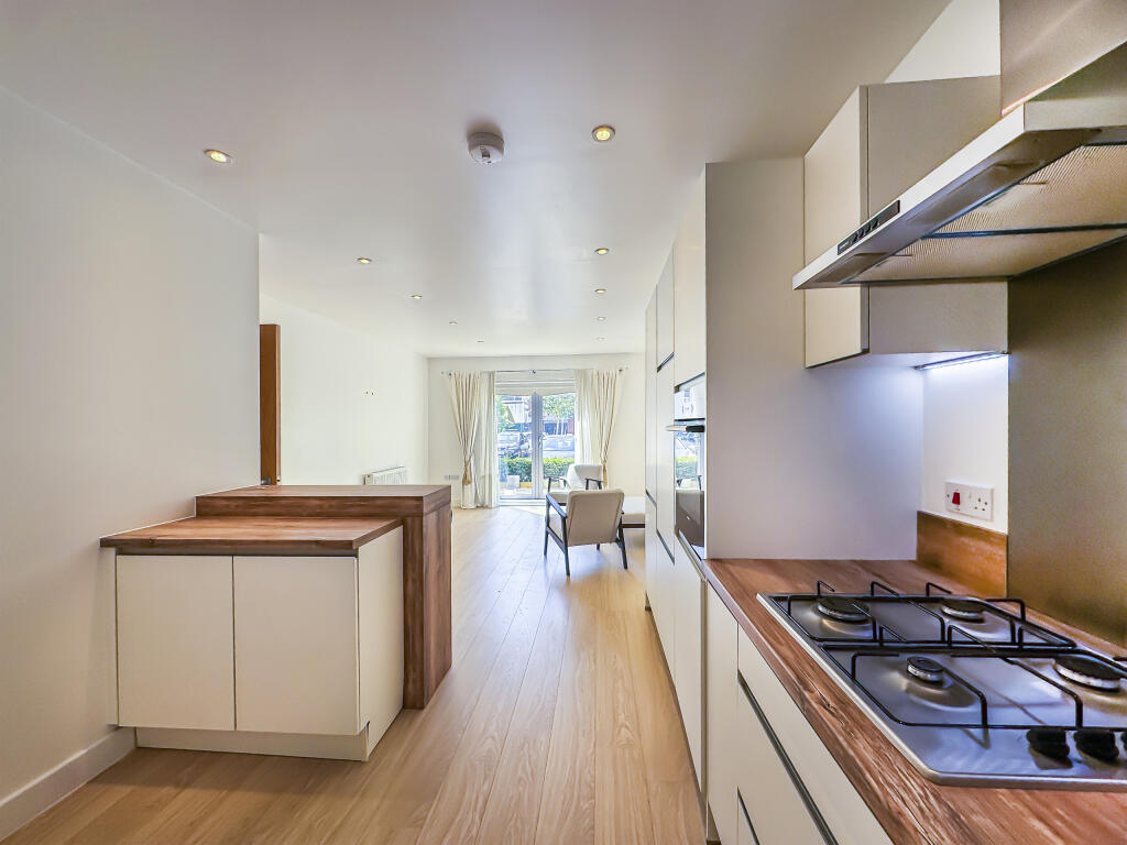 Apartment in Cambridge - View 5