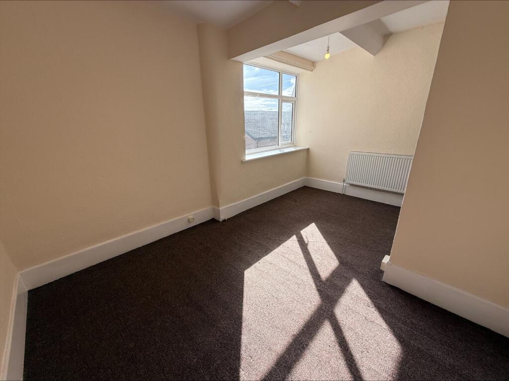 Heathfield, Bingley, BD16 photo 4