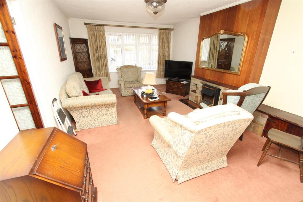 House in Bradford, West Yorkshire - View 4