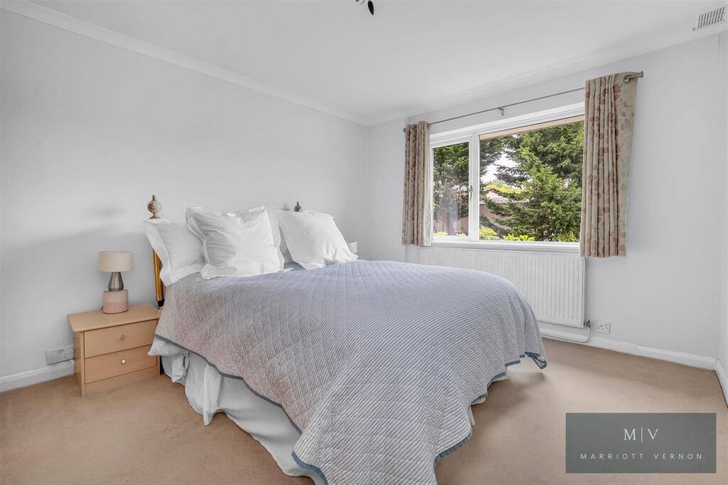 Bournefield Road, Whyteleafe photo 4