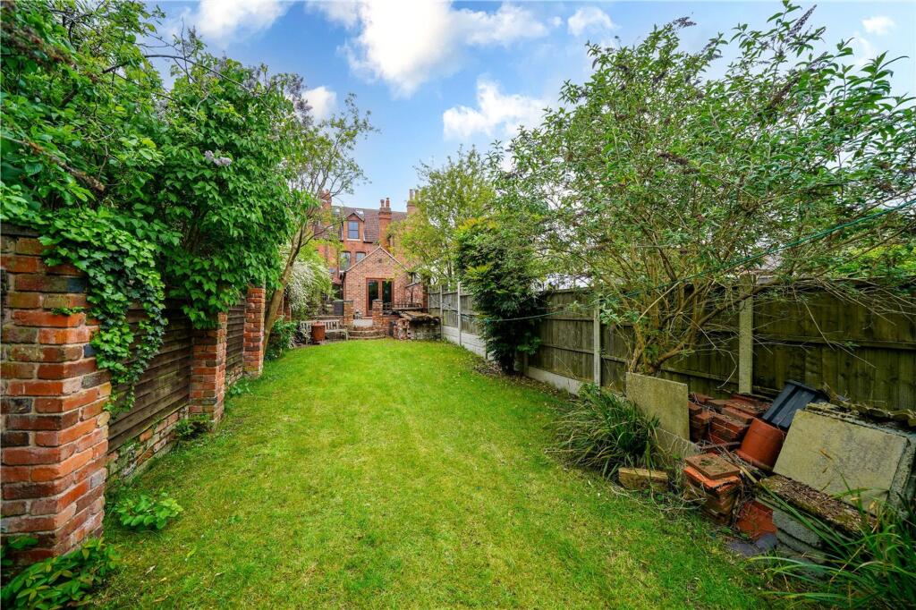 5-bed house on Hurcott Road, Kidderminster, DY10, £315,000