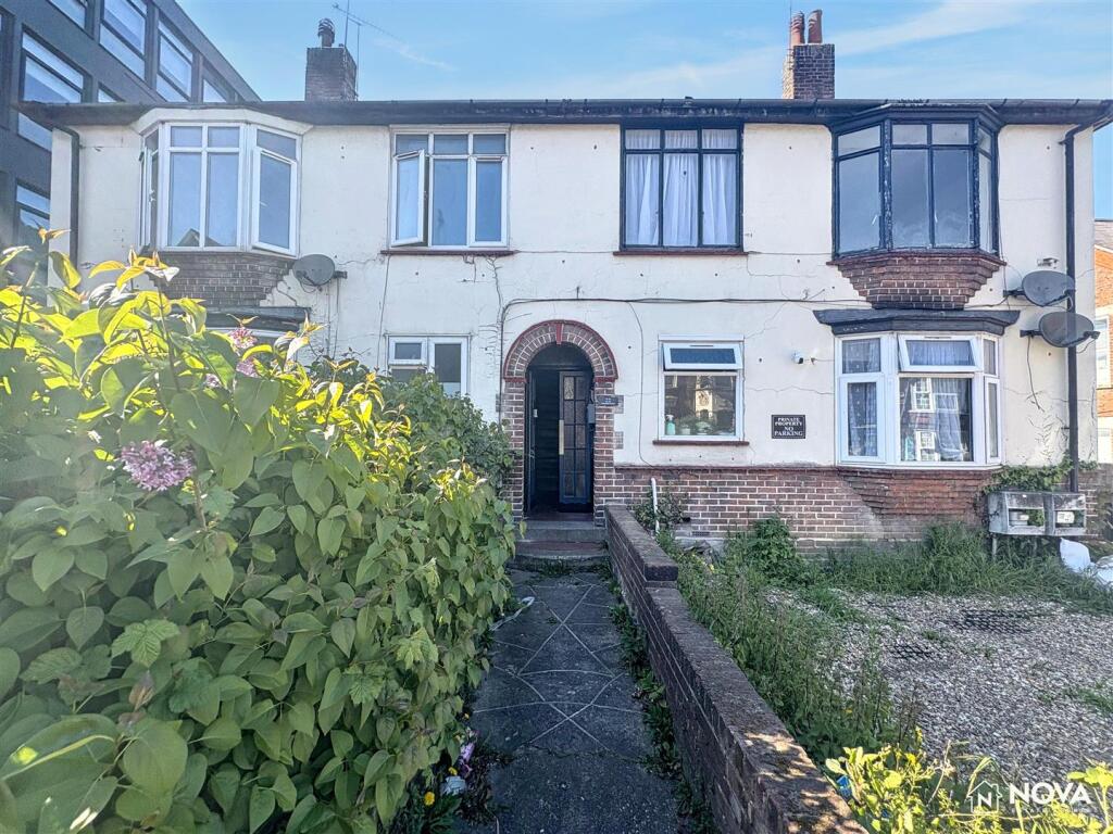 Main image of property: Cardiff Road, Luton
