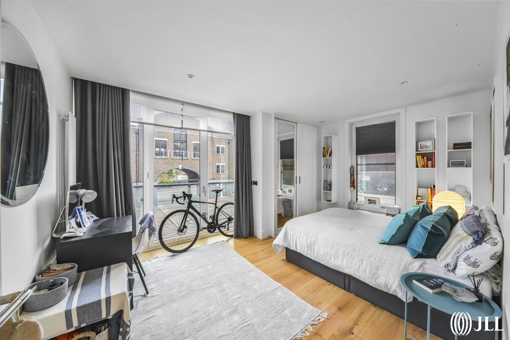 Apartment in London, Plantation Wharf, Battersea - More