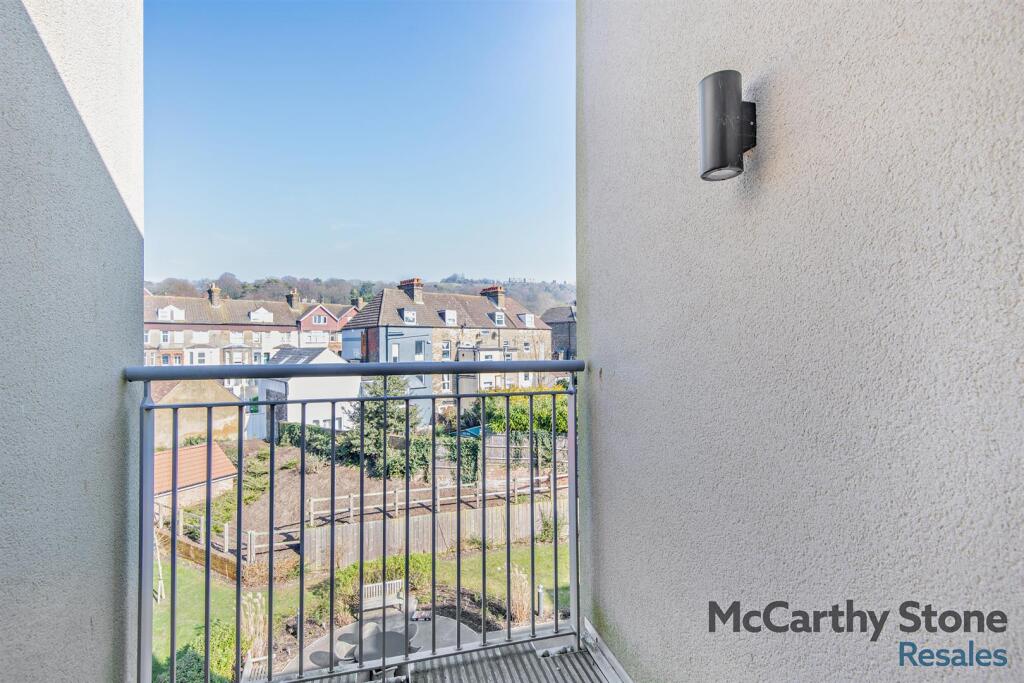 Apartment in Dover - View 5