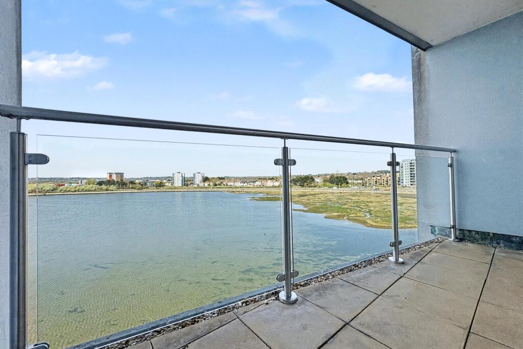 Apartment in Poole, Sterte - View 2