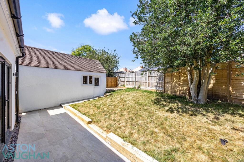 House in Hove, West Blatchington - More