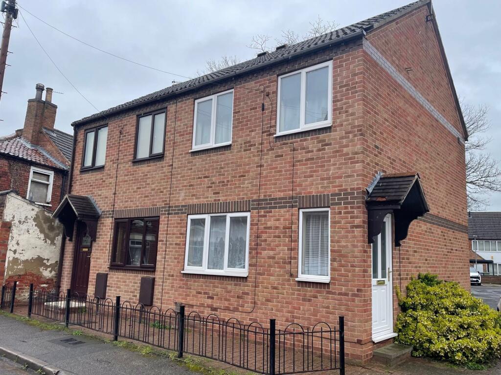 Main image of property: Lovers Lane, Newark, NG24