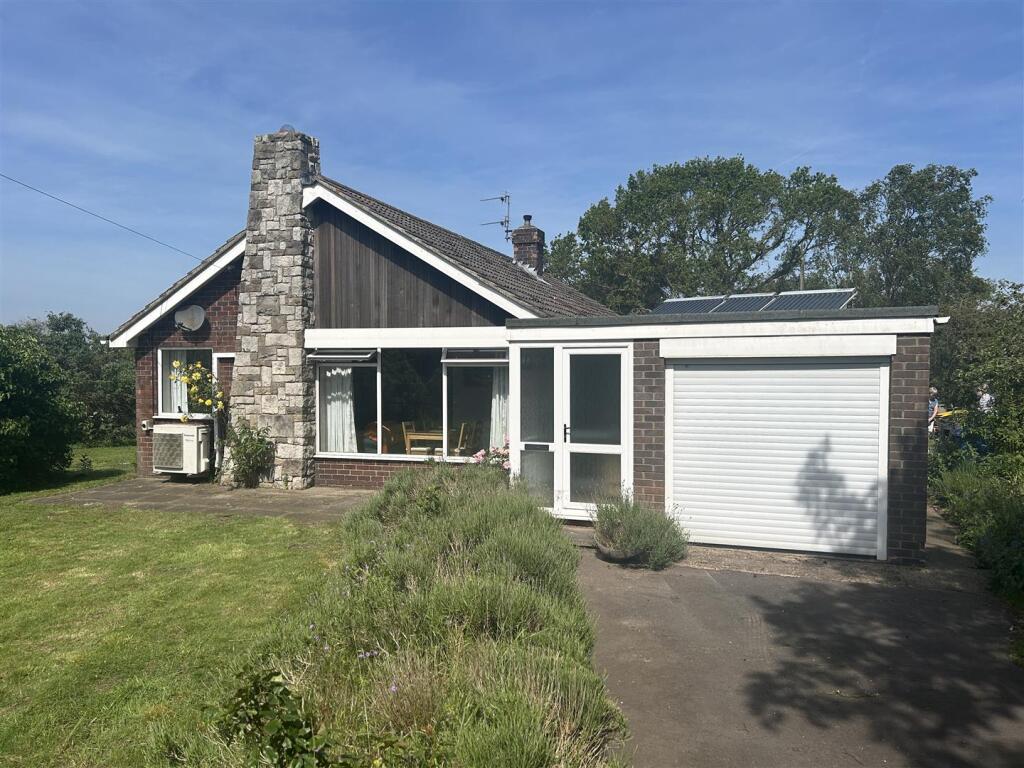 Main image of property: Sandbraes Lane, Caistor