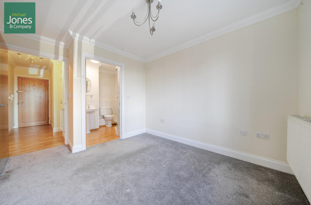 Apartment in Worthing, West Sussex - View 5