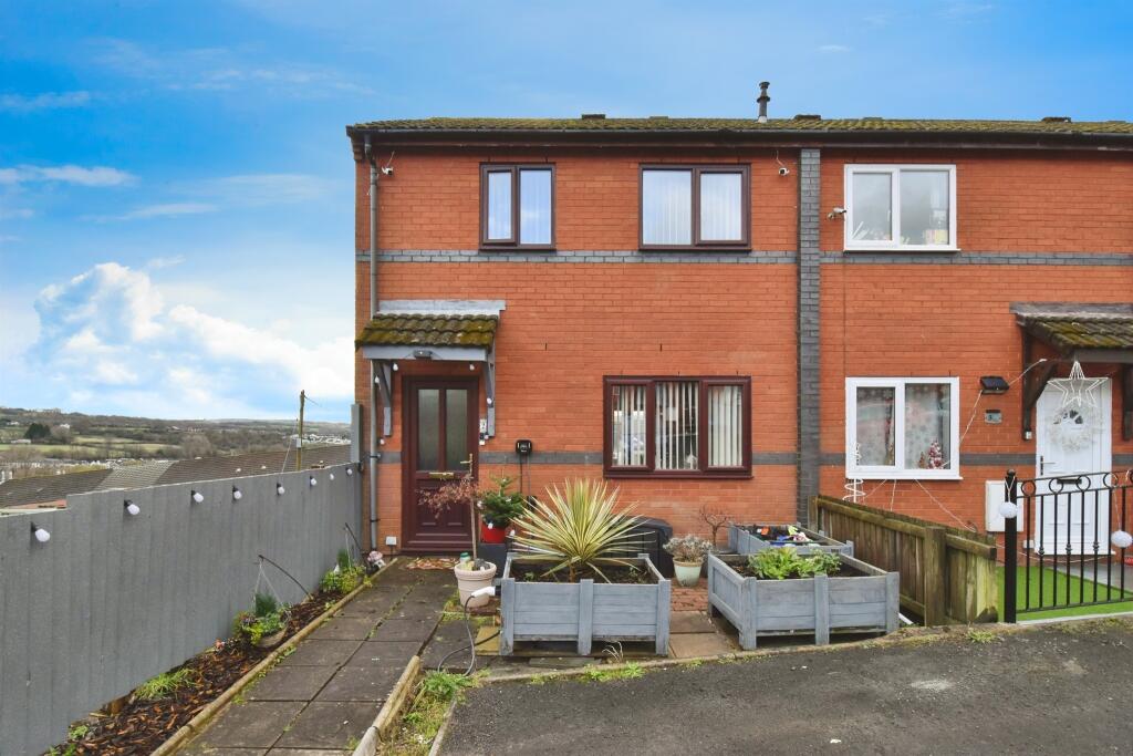 3-bed terraced on Parc Wenallt, TREHARRIS, £140,000