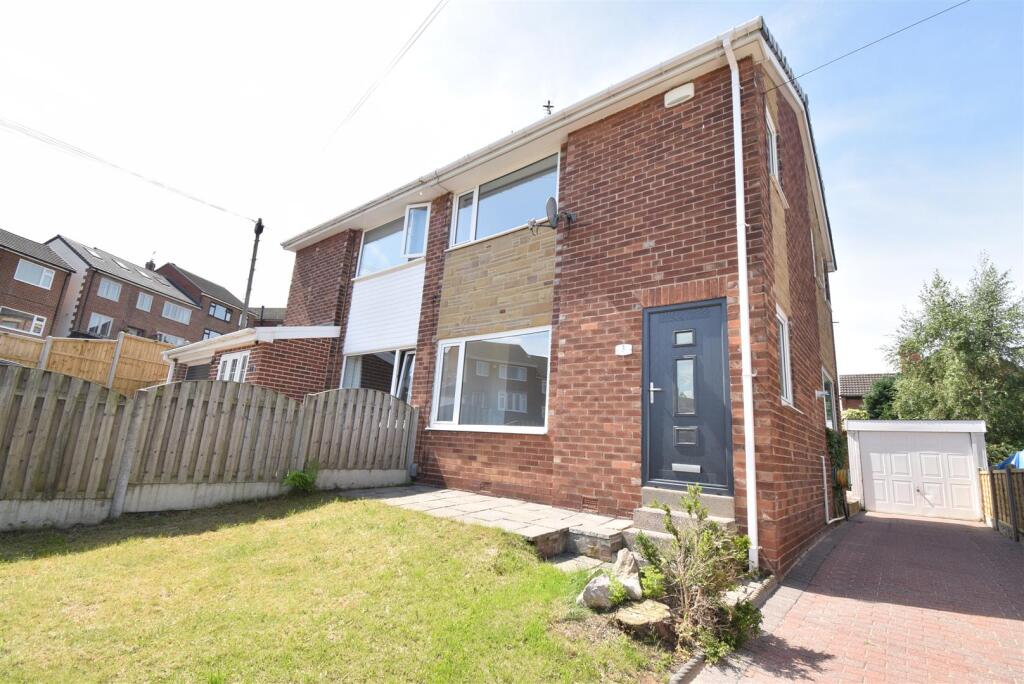 Main image of property: Hall Cliffe Grove, Horbury, WF4 6DE