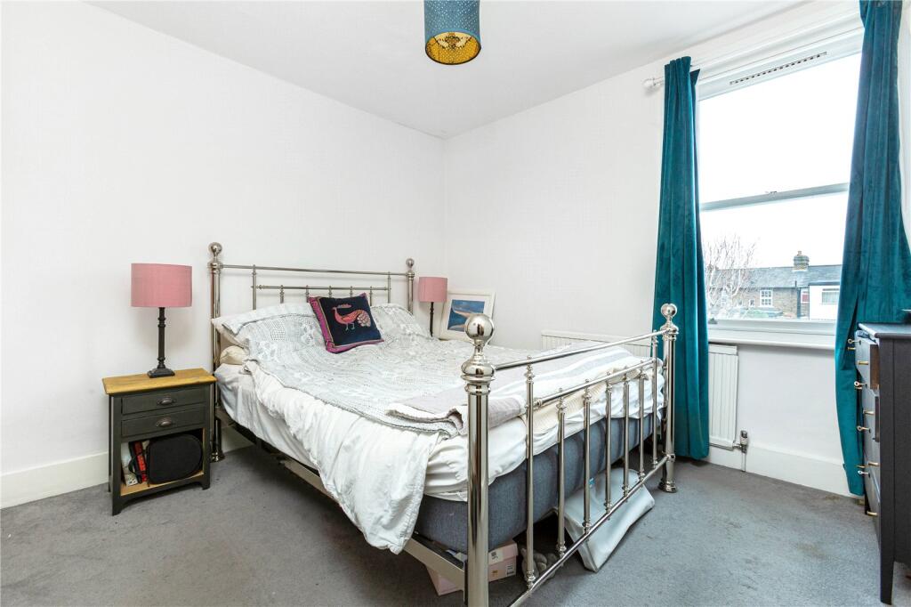 House in London - View 5