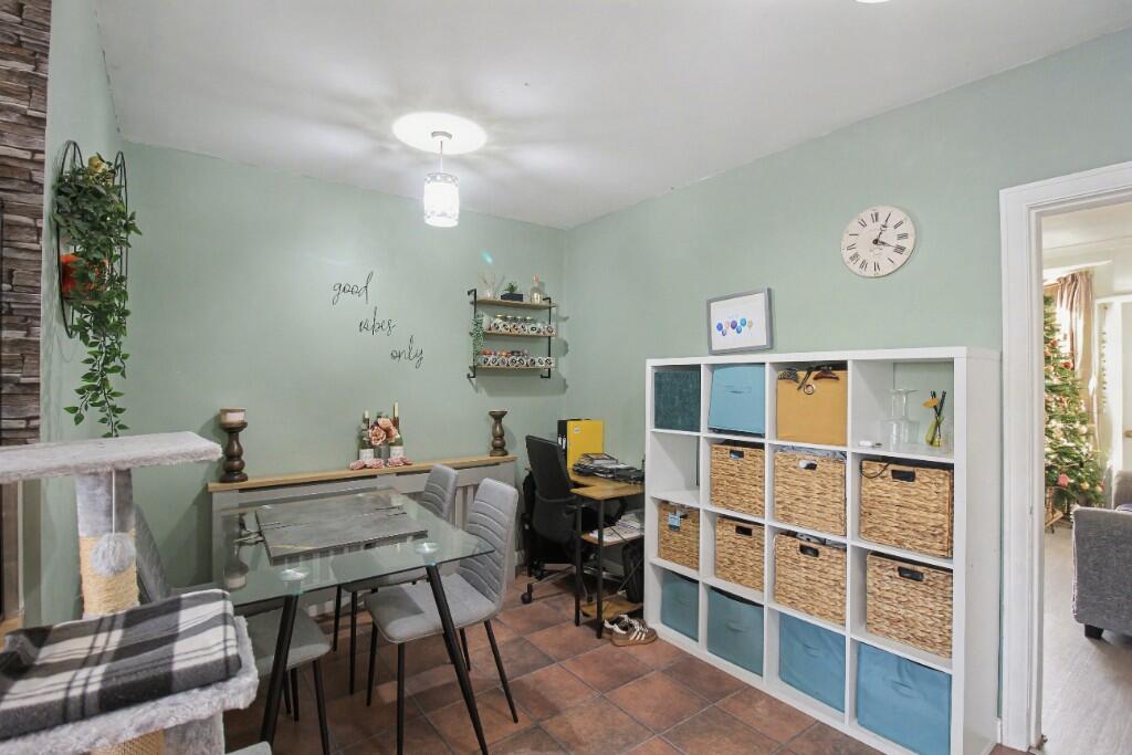 House in East Riding Of Yorkshire, Kingston upon Hull - More