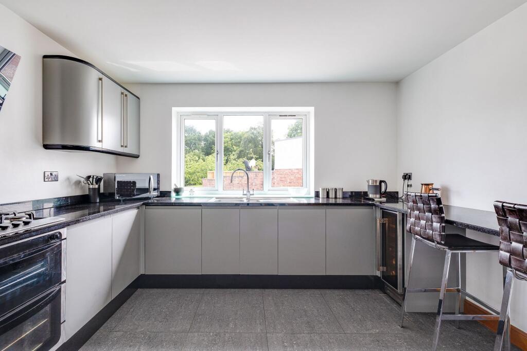 House in Tarvin, Tarvin Sands - More