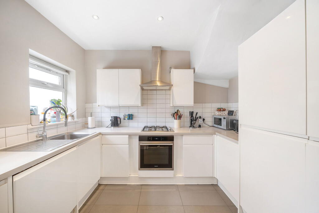 House in London - View 3