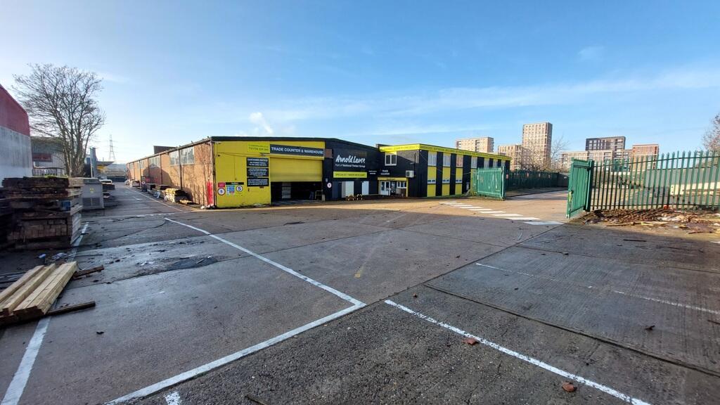 Main image of property: 124, New Road, Rainham, RM13