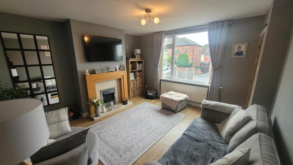 House in Wakefield - View 2