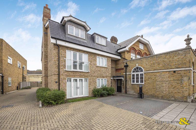 2-bed flat on Postal Close, Bexley Village , £400,000