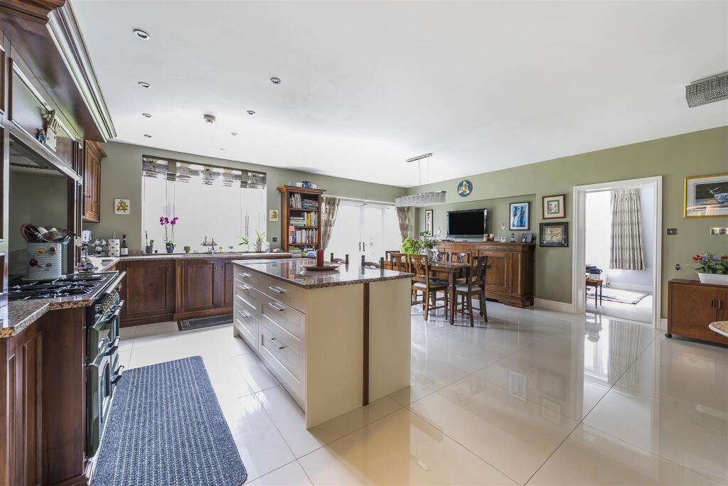 House in Harrow - View 5